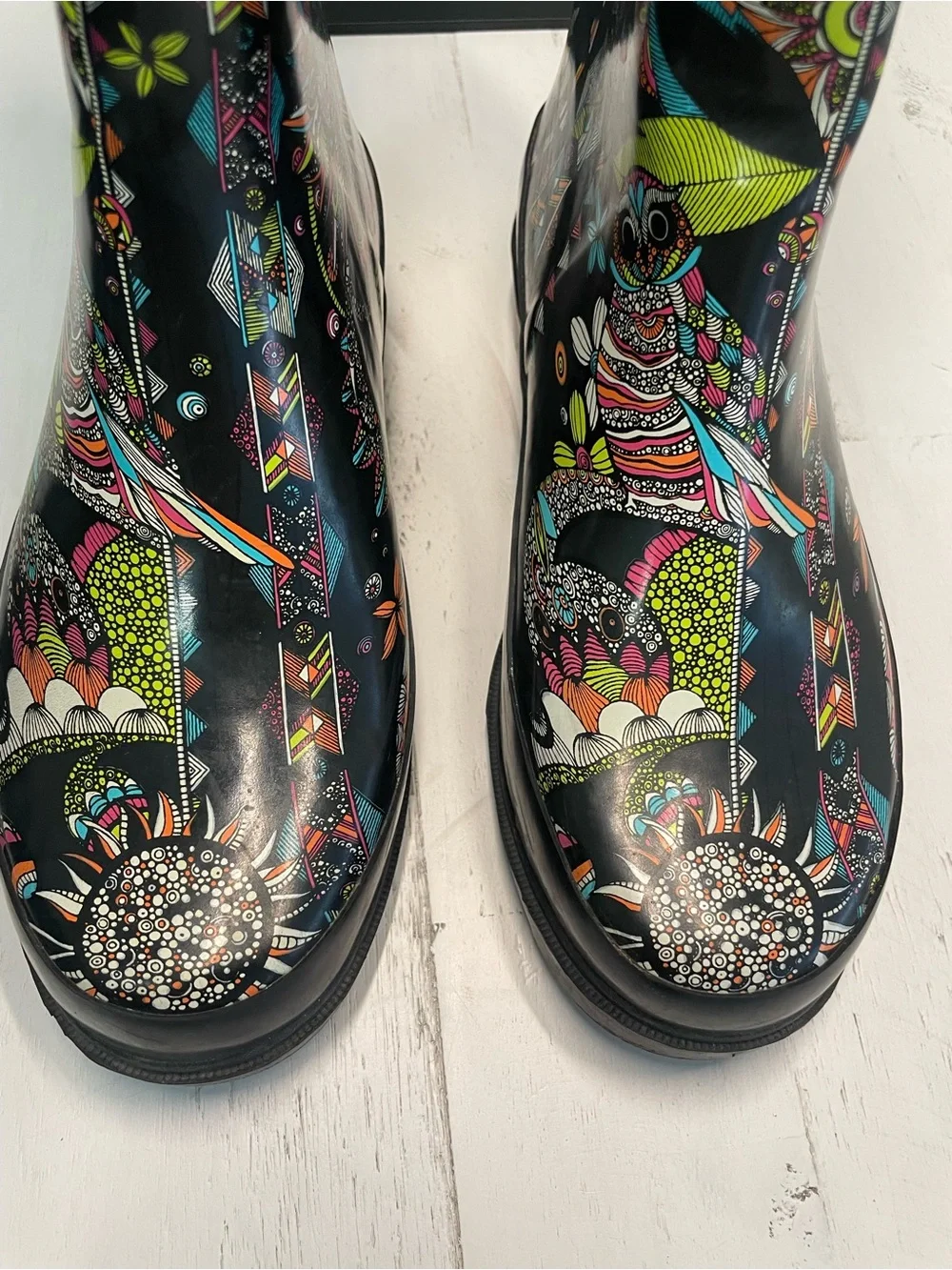 Sakroots Rhythm Black Multicolor Floral Rain Boots Size 7